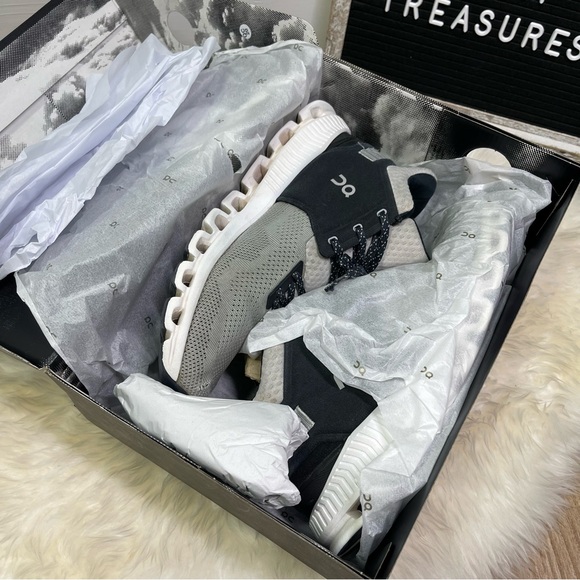 On Running - Cloud Hi Edge Sneaker Shoes M7.5 - Picture 14 of 16